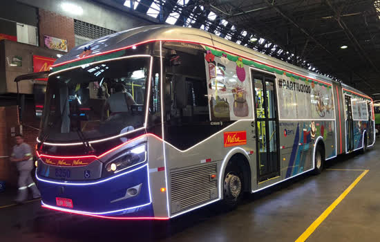 Ônibus metropolitanos iluminam o Natal nas cidades da Grande São Paulo