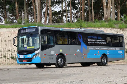 Ônibus adesivados alertam para a campanha Novembro Azul