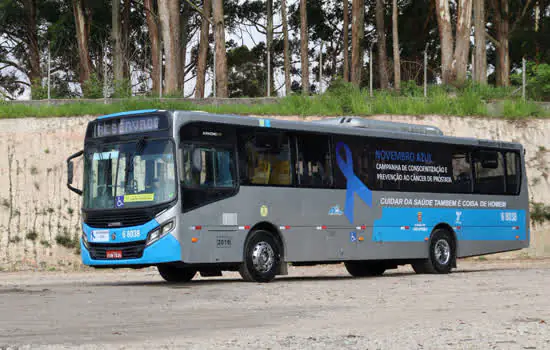 Ônibus adesivados alertam para a campanha Novembro Azul