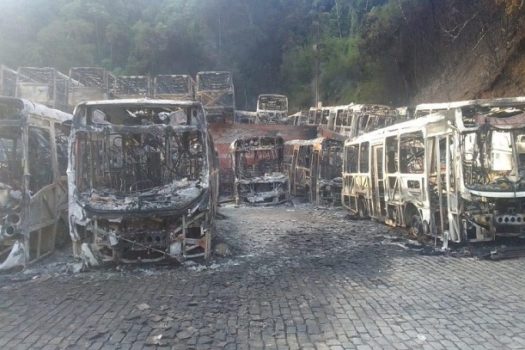 Petrópolis antecipa repasse a empresas de ônibus após incêndio