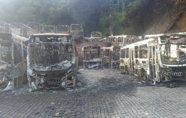 Petrópolis antecipa repasse a empresas de ônibus após incêndio