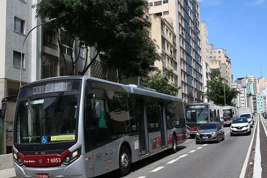 Gratuidade para idosos no transporte público será retomada em SP