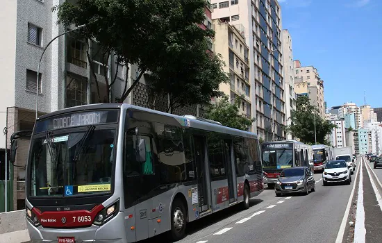 Gratuidade para idosos no transporte público será retomada em SP