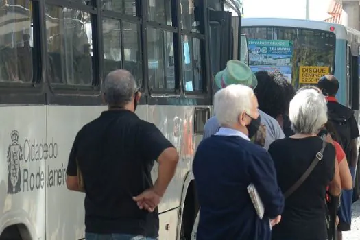 Pessoas entre 60 e 64 anos têm gratuidade nos ônibus da capital paulista