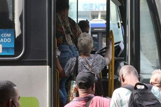 Como vai funcionar a gratuidade nos transportes para idosos de 60 a 65 anos