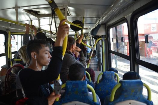 Dez anos após protestos, prefeitura de SP estuda adoção de passe livre