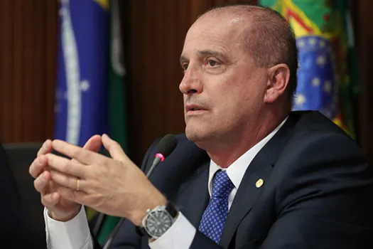 Auxílio emergencial será protegido, não será debitado de conta pendente, diz Onyx