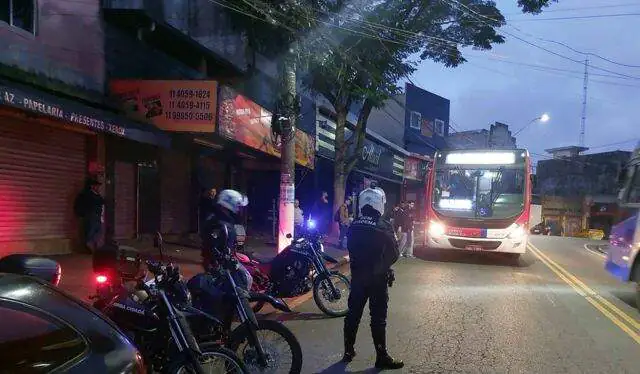 PM e GCM de Diadema realizam operação pela segurança em pontos de ônibus