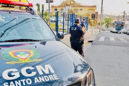 GCM de Santo André prende motoqueiro que roubava passageiros em ponto de ônibus