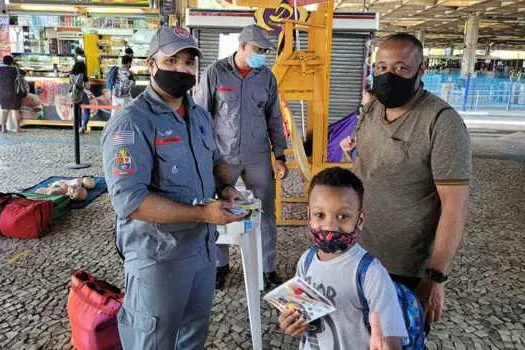 Terminal Jabaquara tem ação pré-réveillon do Corpo de Bombeiros para prevenir afogamentos