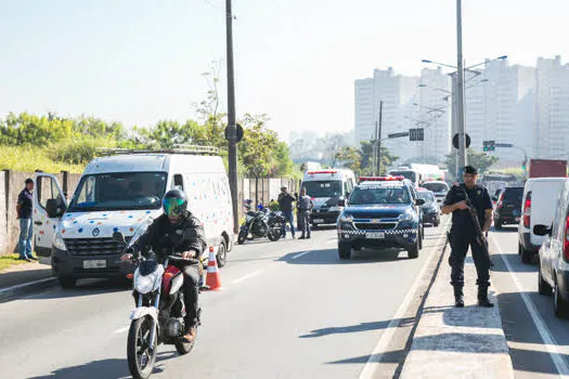 Em São Caetano, ação conjunta aborda 196 pessoas e vistoria 126 veículos