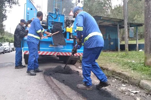 Ribeirão Pires reforça Operação Tapa Buraco com caminhão térmico