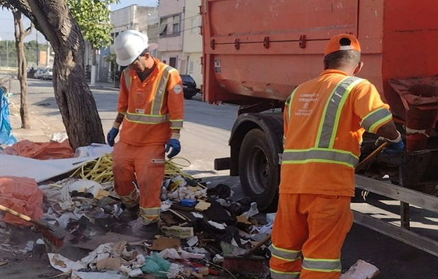 Prefeitura de SP recolhe 114 toneladas de lixo na Operação Centro Limpo