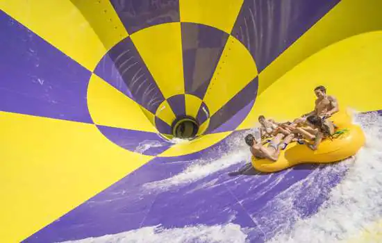 Um dia no parque aquático: Wet’n Wild dá dicas do que não pode faltar na mochila