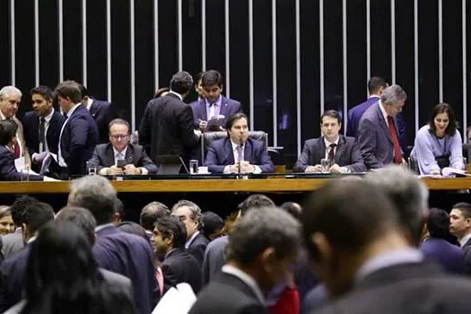 Plenário da Câmara aprova PEC do Orçamento Impositivo