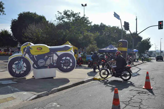 Diadema e Yamaha realizam ação de orientação para motociclistas