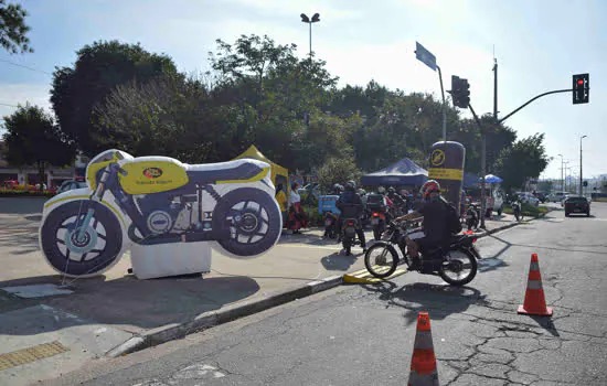 Diadema e Yamaha realizam ação de orientação para motociclistas