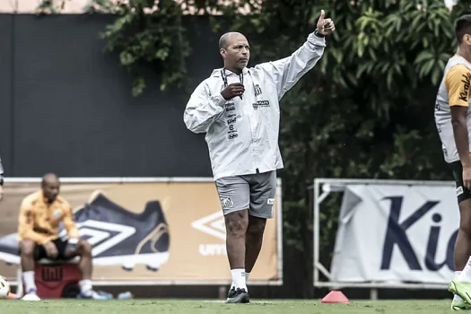 Santos desiste de Bielsa e efetiva interino Orlando Ribeiro até o fim do ano