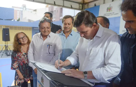 Prefeito Orlando Morando assina ordem de serviço para reforma do Crec Vila Marlene