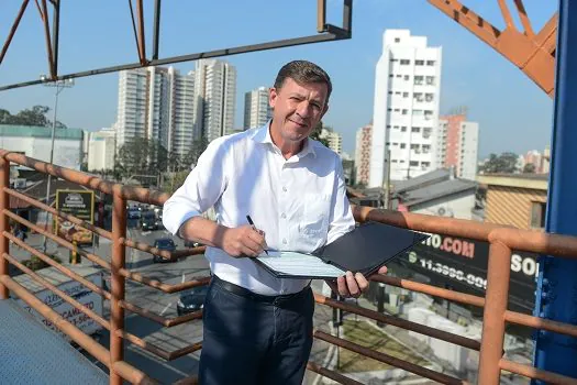 Prefeito Orlando Morando anuncia recapeamento asfáltico na saída do km 18 da Via Anchieta