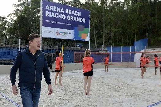 Prefeito Orlando Morando entrega Arena Beach no Riacho Grande