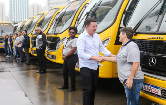 Prefeito Orlando Morando entrega 40 novos ônibus para reforço do transporte escolar