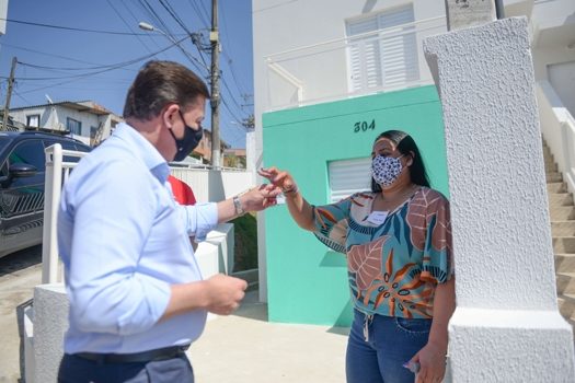 No aniversário de São Bernardo, Prefeito Orlando Morando entrega novas moradias