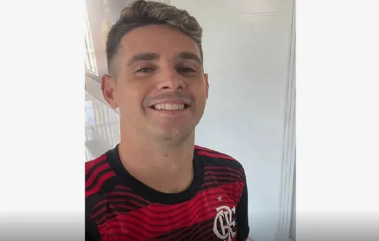 Oscar veste camisa do Flamengo e fica perto de reforçar clube por empréstimo