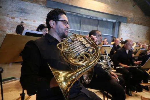 Sinfônica de Santo André leva concerto sem violinos ao Cine Theatro Carlos Gomes