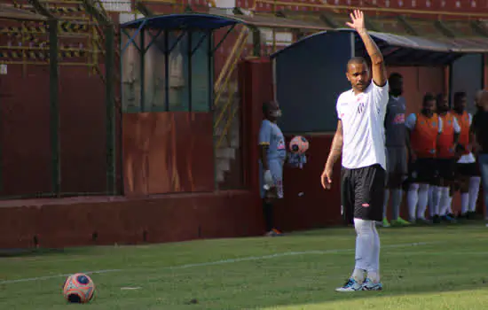 Osvaldir valoriza resultado e pede atenção para jogo de volta