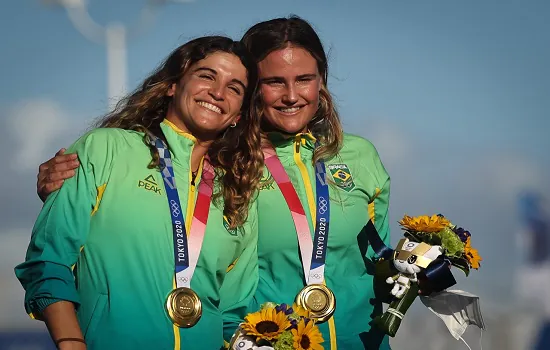 Brasil conquista a medalha de ouro na vela com Martine Grael e Kahena Kunze