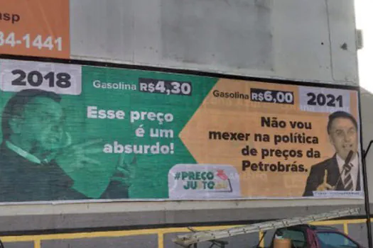 Petroleiros instalam outdoors críticos a Bolsonaro no interior de SP