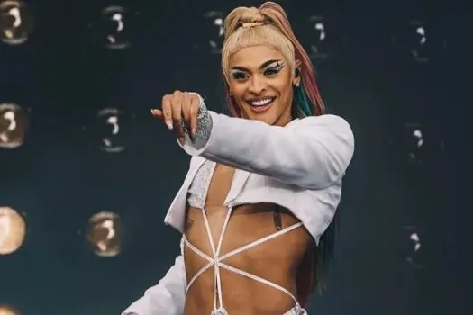 Pabllo Vittar tem contas bancárias bloqueadas pela Justiça; entenda