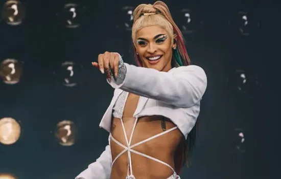 Pabllo Vittar tem contas bancárias bloqueadas pela Justiça; entenda