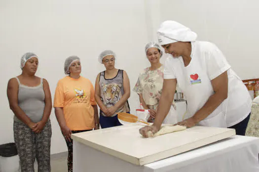 CRAS de Ribeirão Pires recebem curso gratuito de Padaria Artesanal