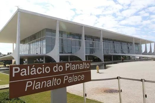 Planalto ameaça tirar cargo se União Brasil apoiar 3ª via