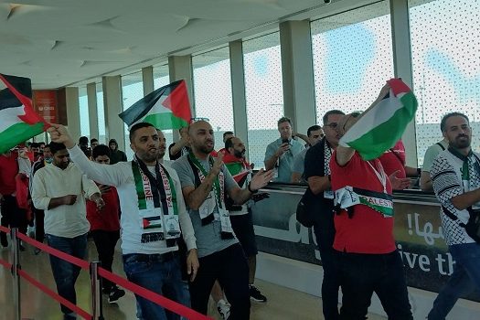 Palestinos tomam Doha em busca de festas e campanhas de autonomia