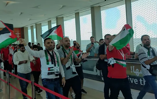 Palestinos tomam Doha em busca de festas e campanhas de autonomia