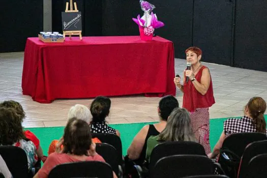 Escola de São Caetano recebe palestrante internacional para capacitar professores