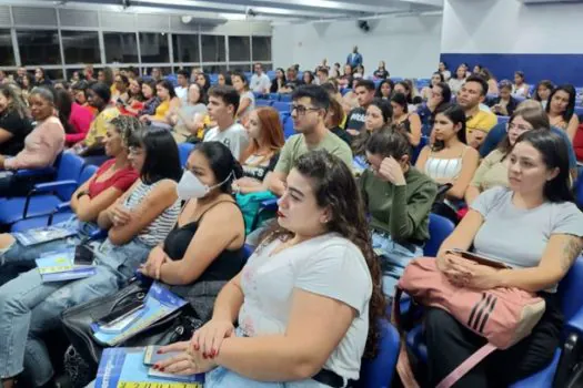 UNG celebra Dia da Enfermagem com palestras