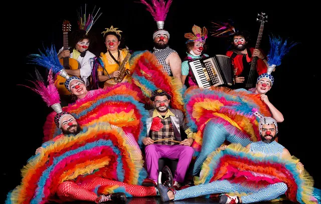 O Mundo do Circo SP traz palhaços e magia da Companhia Clownbaret em shows gratuitos