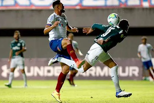 Palmeiras joga mal e sofre empate no último minuto de jogo