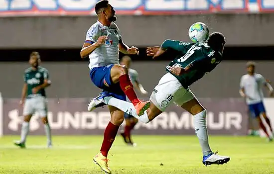 Palmeiras joga mal e sofre empate no último minuto de jogo