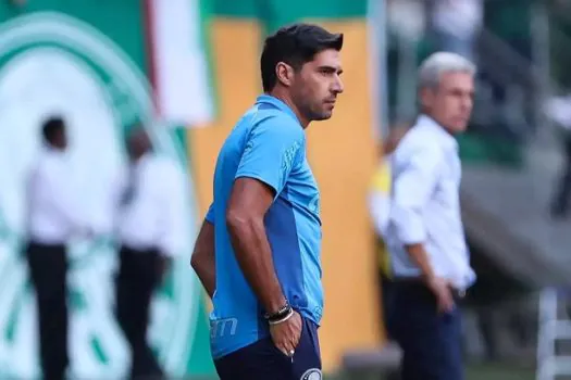 Palmeiras encara Athletico-PR para aliviar pressão