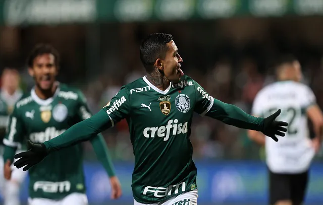 Palmeiras invicto emcara o desesperado Coritiba pelo Brasileirão