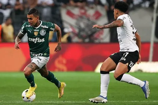 Palmeiras bate Corinthians e amplia vantagem na ponta do Brasileiro