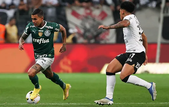 Palmeiras bate Corinthians e amplia vantagem na ponta do Brasileiro