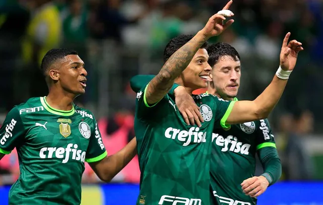 Palmeiras atropela Fortaleza e conquista boa vantagem nas oitavas da Copa do Brasil