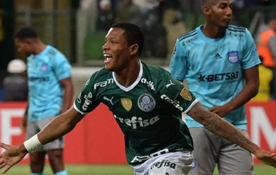 Palmeiras bate Emelec por placar mínimo e adia recorde de gols na Libertadores