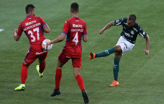 Palmeiras e Internacional entram em campo pela Libertadores nesta quarta-feira